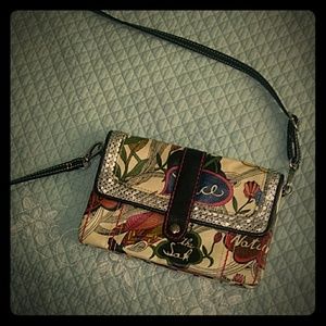 Cross the shoulder purse